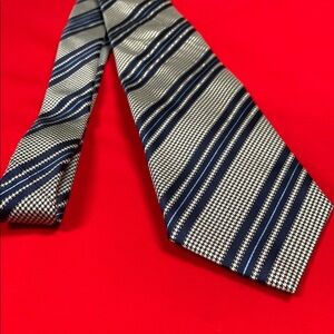 Ballantyne silk tie!!